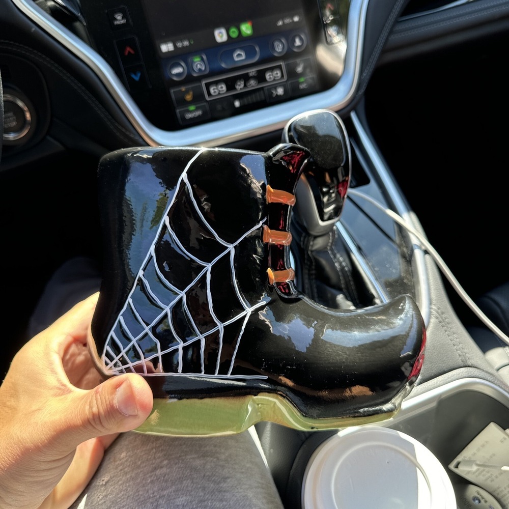 Yankee‎ Candle Ceramic 6in Spiderweb Witch Boot Candle Holder DD01B28001